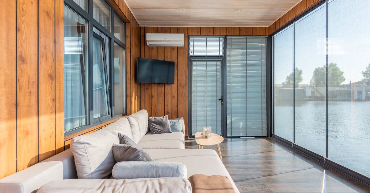 Are Smash TV and/or Total Carnage able to be completed without continuing? - White and Brown Living Room Set