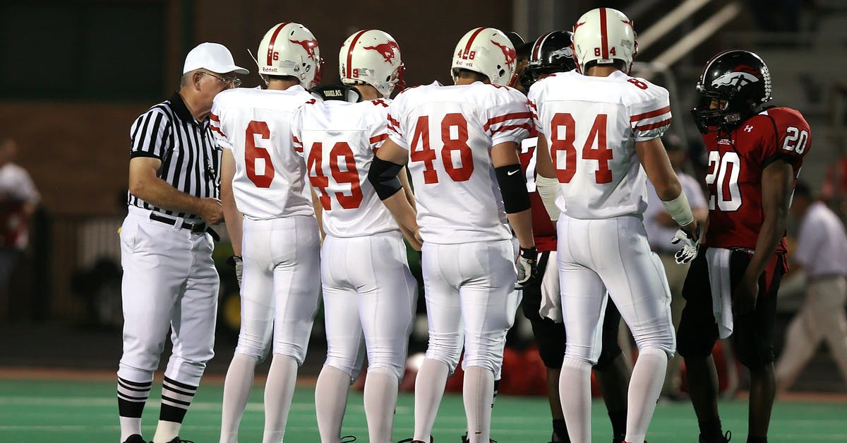 Are there any in-game meeting places for players? [duplicate] - Football Players on Field