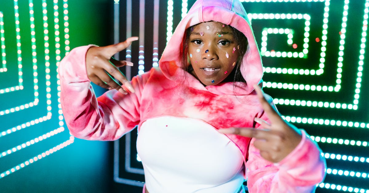 Average performance in ESO with my setup - Woman in Pink Hoodie and White Skirt