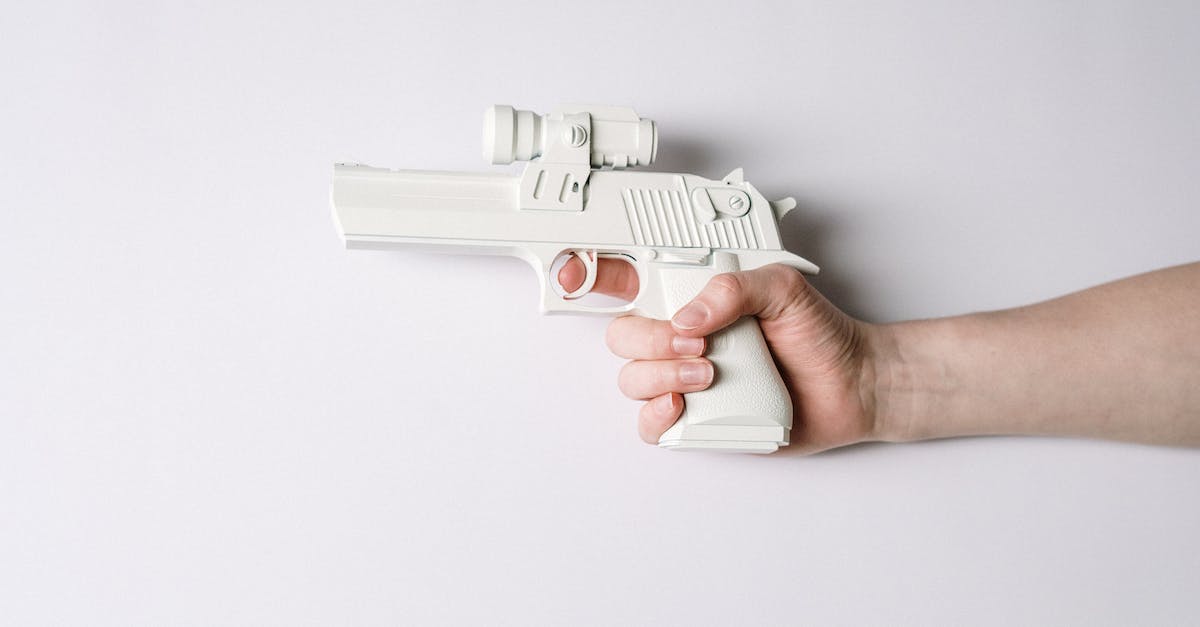 BF - Hardline - gun changes to hand weapon - Person Holding White and Gray Semi Automatic Pistol BF - Hardline - gun changes to hand weapon - Person Holding White and Gray Semi Automatic Pistol