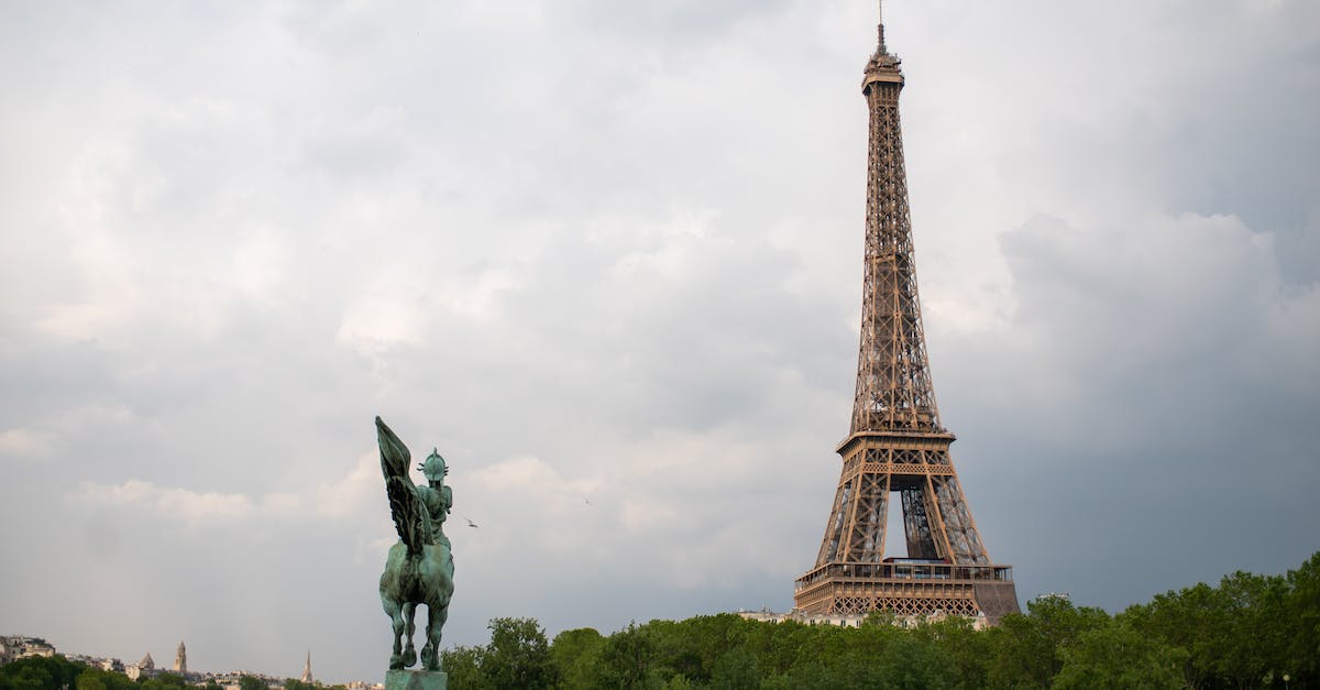 Bioshock Infinite Lutece Statue Transformation - Statue of Man Near Eiffel Tower Bioshock Infinite Lutece Statue Transformation - Statue of Man Near Eiffel Tower