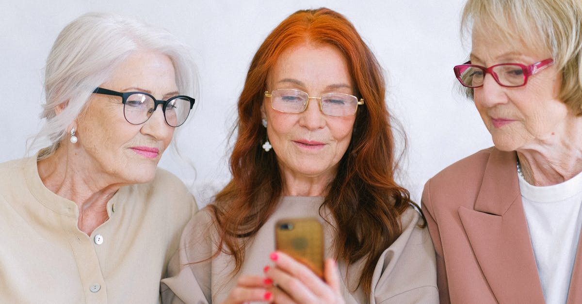 Bloodborne The Old Hunters purchase but no download - Group of elderly fashionable elegant women surfing internet on mobile phone together Bloodborne The Old Hunters purchase but no download - Group of elderly fashionable elegant women surfing internet on mobile phone together