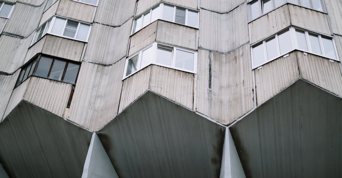 Building circuits with BuildCraft - Brown and White Concrete Building