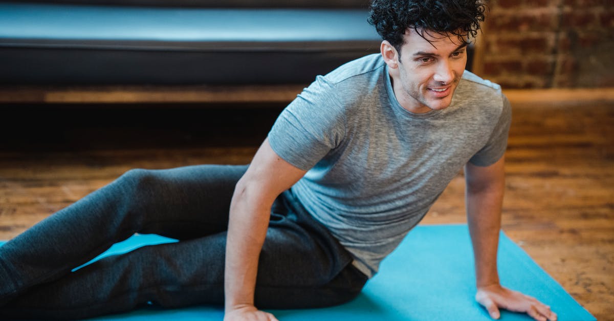 Can't printscreen at all when Skyrim is active window - Smiling man doing twist exercise during workout
