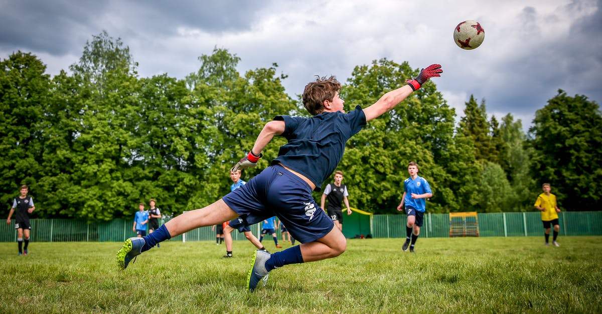 Can't reach the Pokemon while catching (0.33.0) - Boys Playing Football
