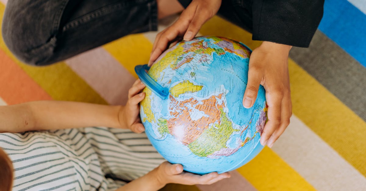 Can't see a map or select pokémon - A Person Holding a Globe