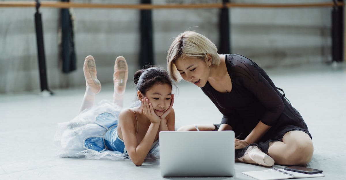 Can a Support class soldier have a total of 8 medikit uses? - Asian girl with personal instructor using laptop in ballet studio