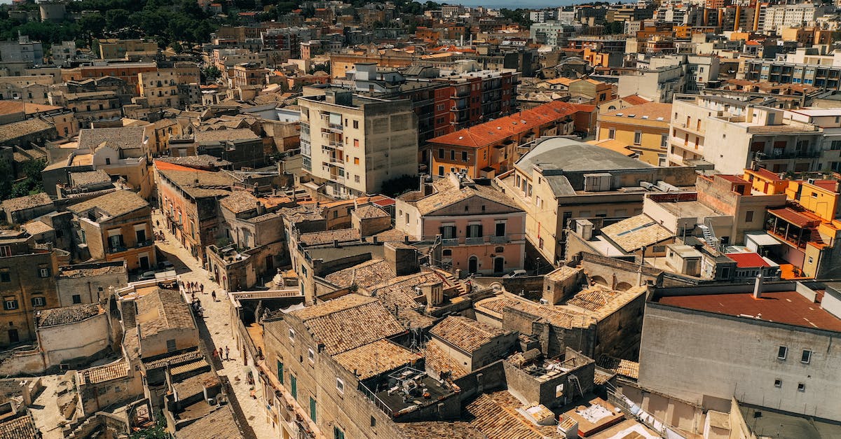 Can I add a height measurement in a command block? - Roof of residential buildings in town Can I add a height measurement in a command block? - Roof of residential buildings in town