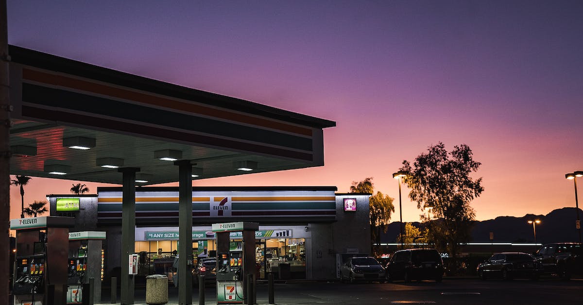 Can I store multiple cars in 1 garage? - 7-Eleven Store Photo During Sunset