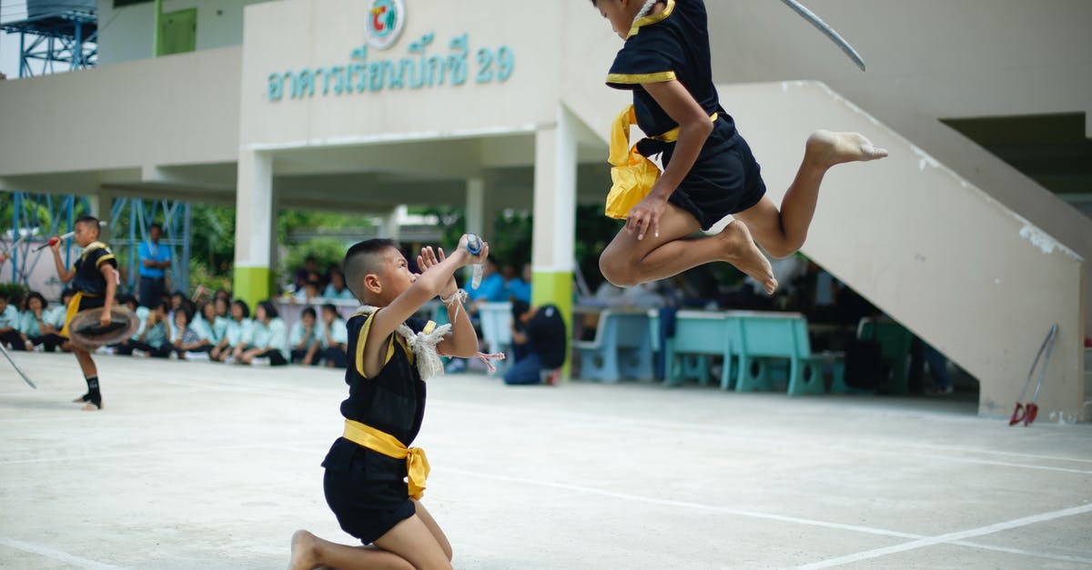 Can I swap weapons mid-attack? - Photo of Boys Fighting With Swords Can I swap weapons mid-attack? - Photo of Boys Fighting With Swords