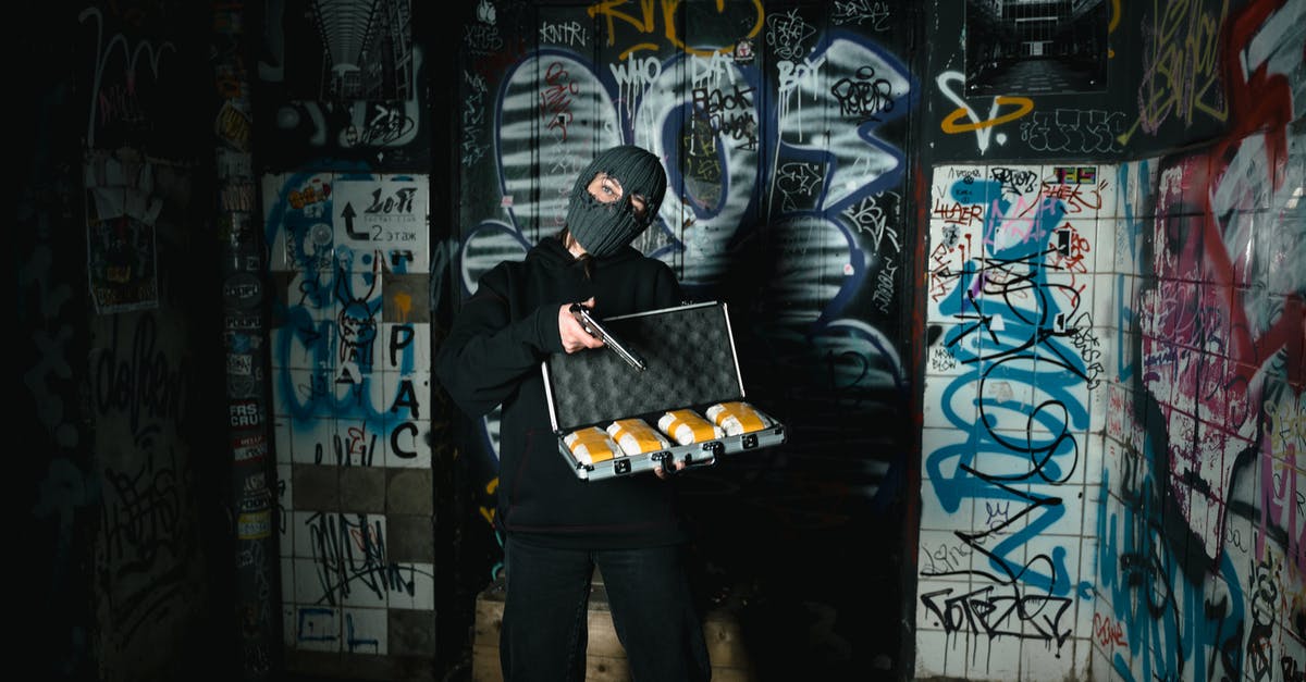 Can weapon/armor effects be switched between items freely? - Armed Person with Mask 