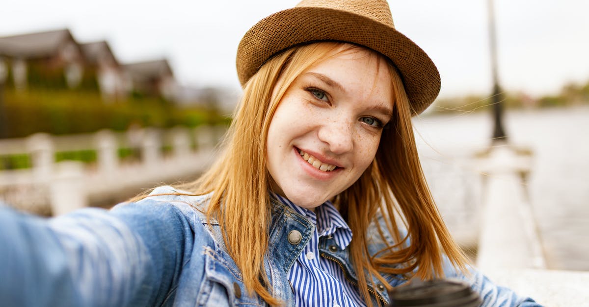 Can you take pictures in the Wii U of YOURSELF like in the 3DS, not just Mii's Face - Woman Taking Selfie While Smiling Can you take pictures in the Wii U of YOURSELF like in the 3DS, not just Mii's Face - Woman Taking Selfie While Smiling