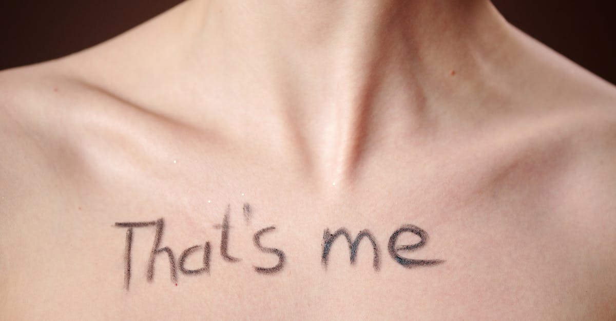 Change default skin on spawn - Written Words on a Person's Chest