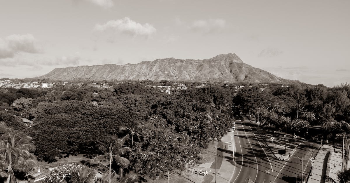Civ 5 BNW: why are city states far tougher than major civ cities on settler? - Aerial View on the Diamond Head in Hawaii 