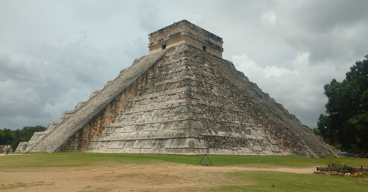 Civilization 5 Start Location - Scenery of antique stone pyramid Chichen Itza of Maya civilization located on green meadow in Mexico Civilization 5 Start Location - Scenery of antique stone pyramid Chichen Itza of Maya civilization located on green meadow in Mexico