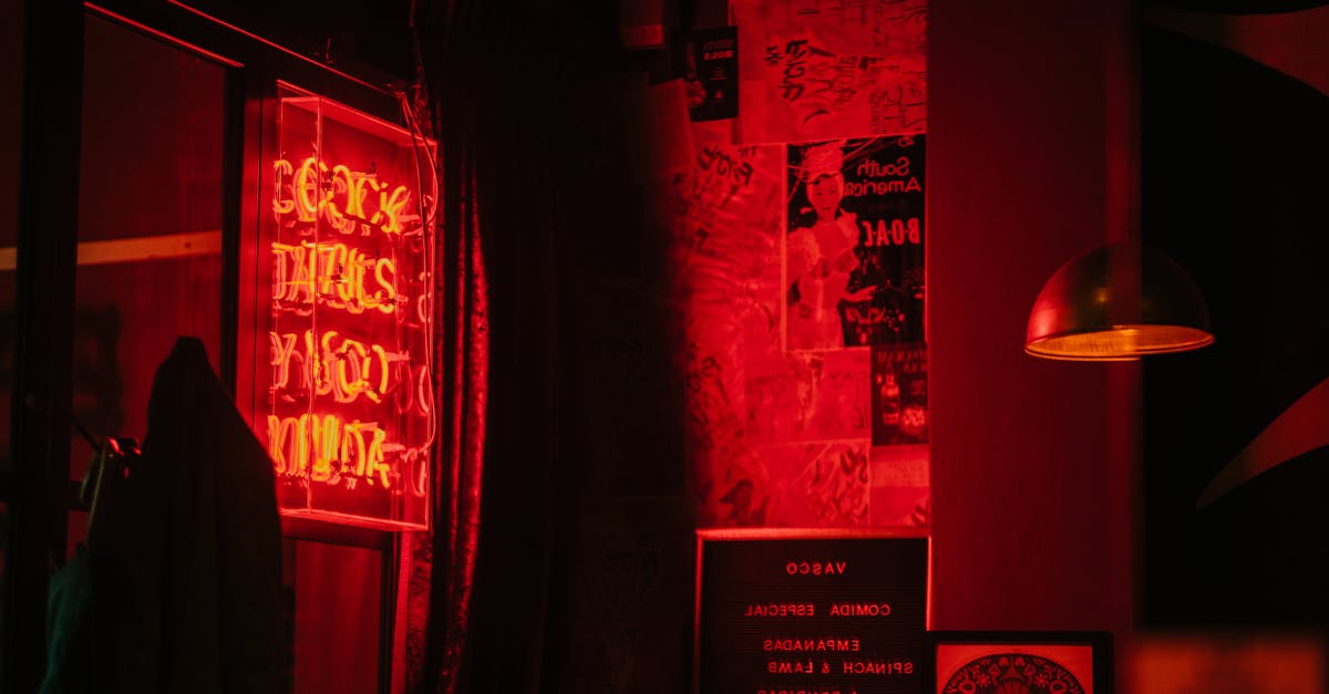 Clicking the Settings button when the red bar "GPS signal not found" hides it - Black Frame Under Red Pendant Lamp