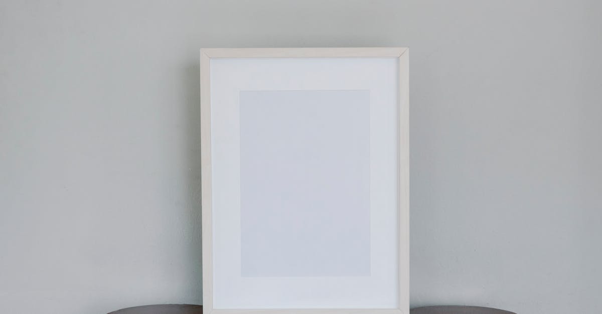 Command Block not working perfectly - Blank photo frame on blocks on gray background Command Block not working perfectly - Blank photo frame on blocks on gray background