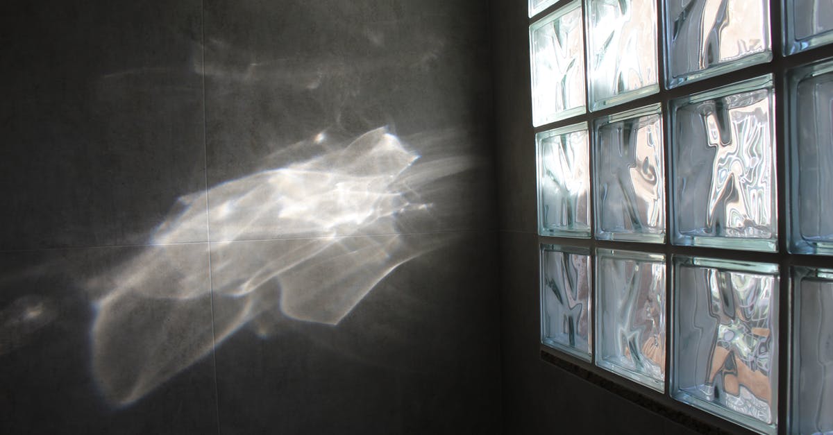 Command created blocks update light level? - Light Going Through the Glass Blocks