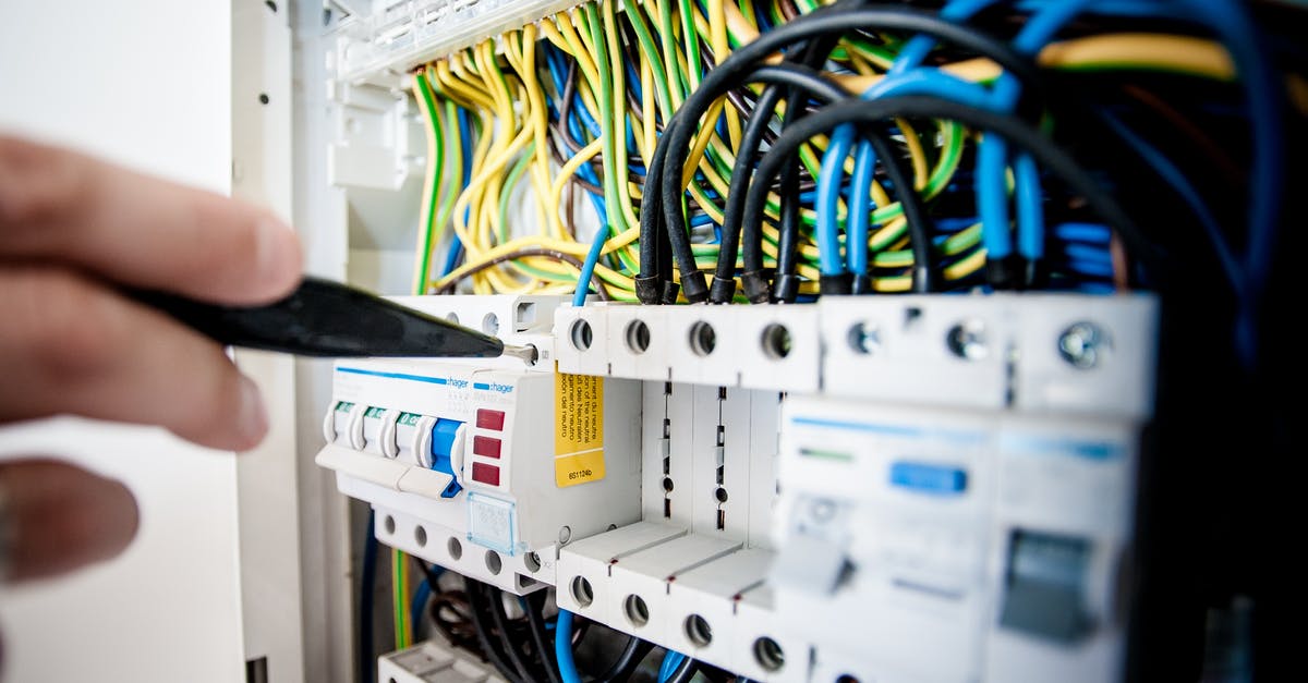 Crashes when joining server [duplicate] - Electrician Fixing an Opened Switchboard