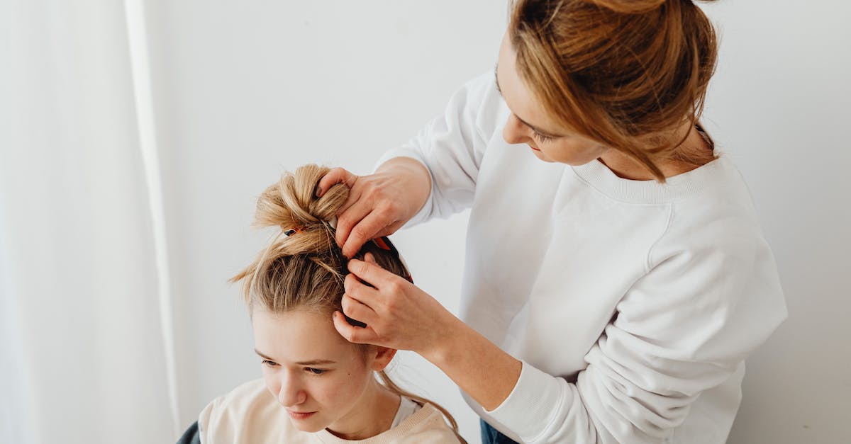 Creating a minecart spawner that had blocks riding them - Woman Creating Hairstyle for Girl Creating a minecart spawner that had blocks riding them - Woman Creating Hairstyle for Girl