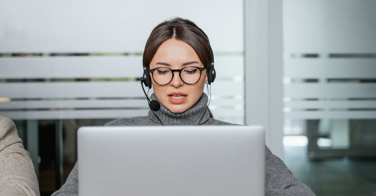 CSGO Mic Setup menu not working - Photo of a Woman in a Gray Sweater Talking on Her Microphone CSGO Mic Setup menu not working - Photo of a Woman in a Gray Sweater Talking on Her Microphone