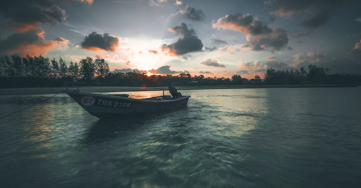 CS:GO rippling lag - Boat floating in rippling water of river