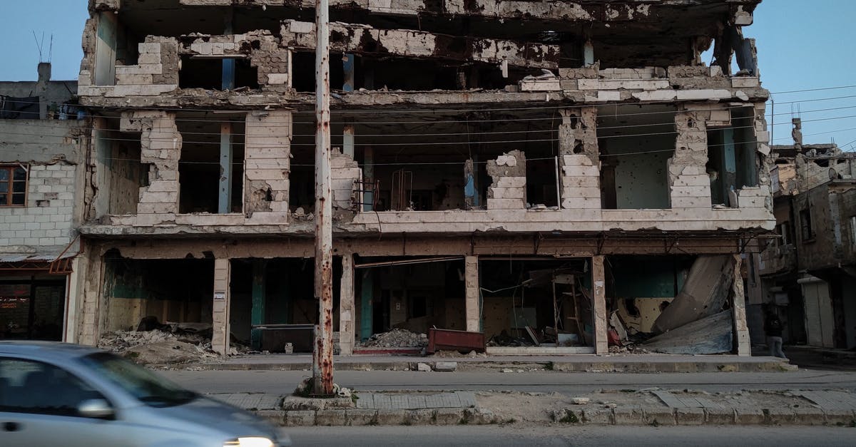 Damage mitigation in God of War series - Destroyed Building During a War Damage mitigation in God of War series - Destroyed Building During a War