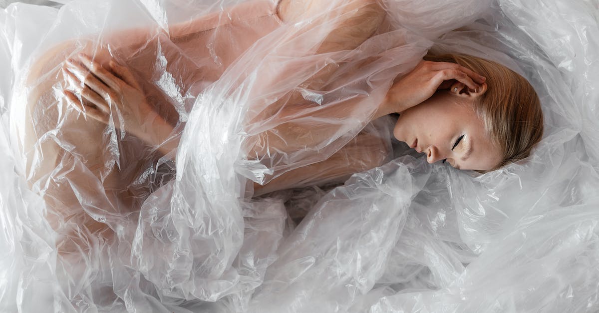 Diablo 3 RoS Damage model - A Woman Covered with Plastic Diablo 3 RoS Damage model - A Woman Covered with Plastic