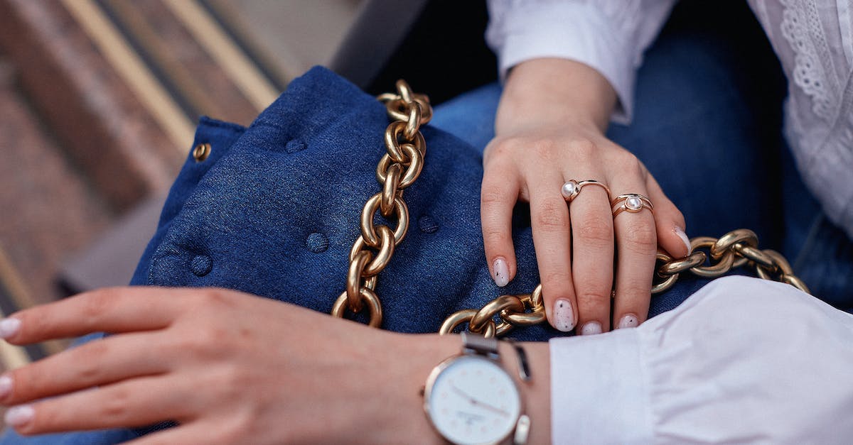 Diablo 3, XP bonus due to kill chain [duplicate] - Person in White Long Sleeve Shirt Holding Blue and Gold Bag