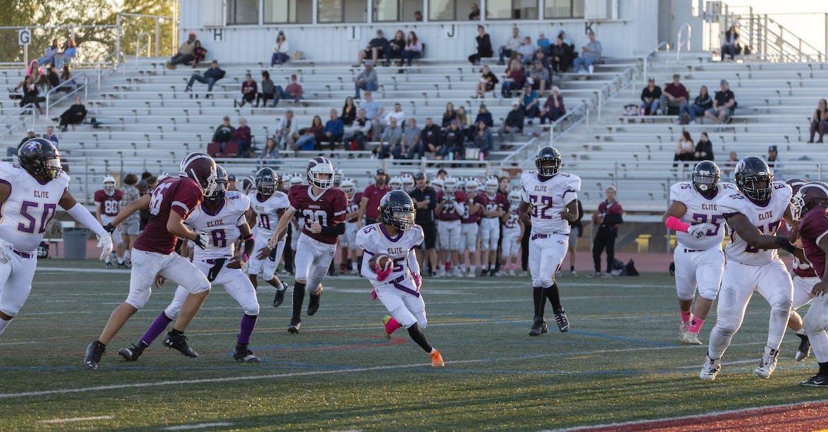 Differences between playing the same game on Steam and Origin? - Football Players on Field