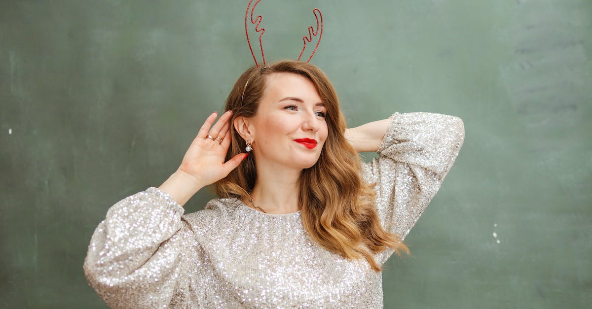 Disabled NPC Fallout New Vegas - Woman Smiling Wearing a Reindeer Headband