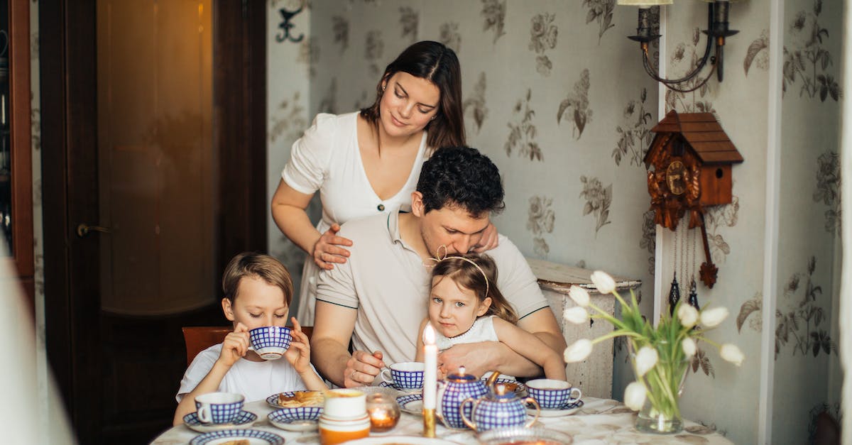 Do hound attacks increase close to the 200th day? - Cheerful family drinking tea at home
