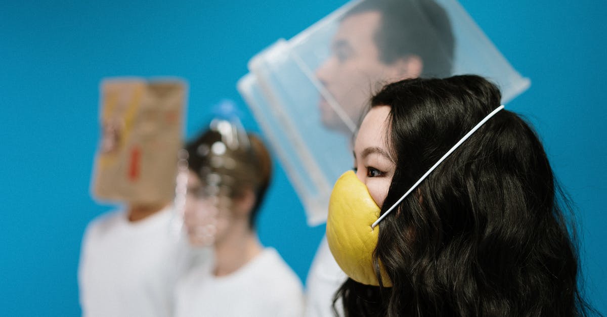 Do long-distance relays delay traces more than short-distance relays? - People Wearing DIY Masks