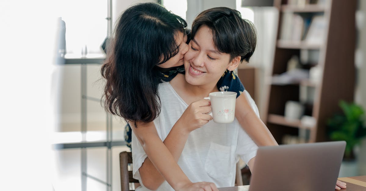 Do psp have a pc on it? - Photo of Couple Smiling