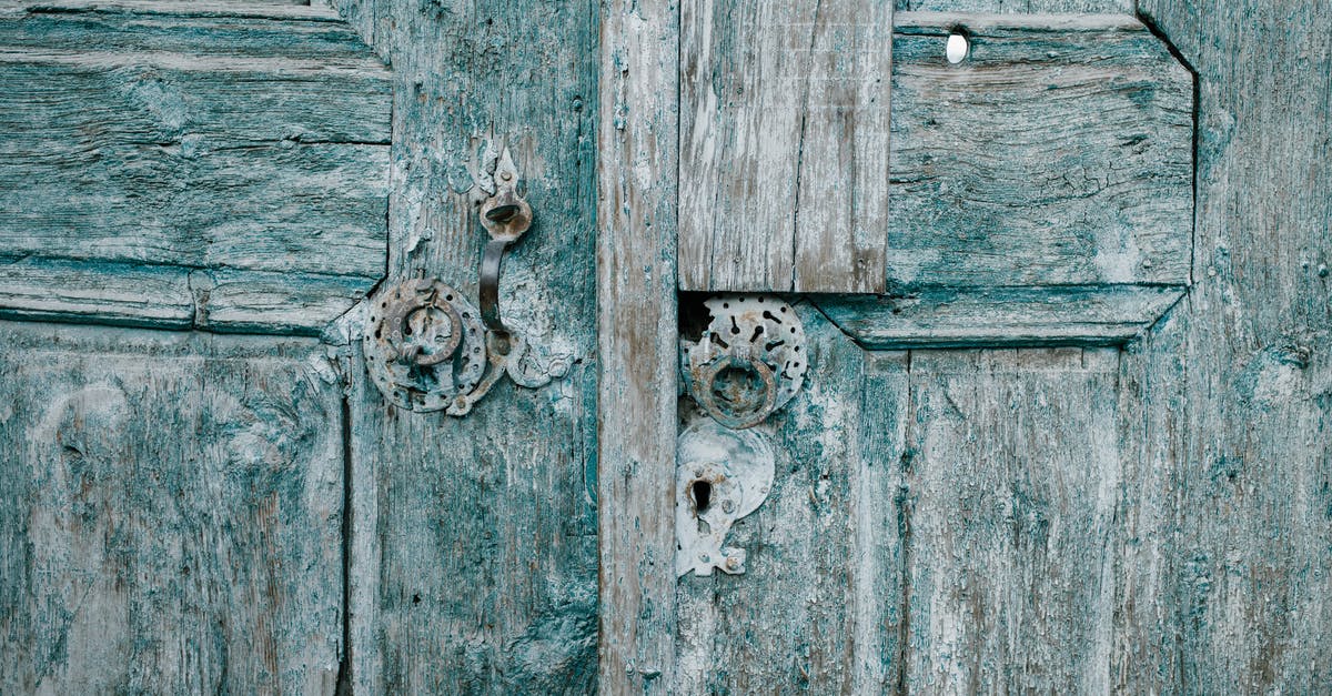 Do reverse bear traps kill survivors past the exit gate if it has not been activated? - Shabby wooden blue doors with rusted locks Do reverse bear traps kill survivors past the exit gate if it has not been activated? - Shabby wooden blue doors with rusted locks
