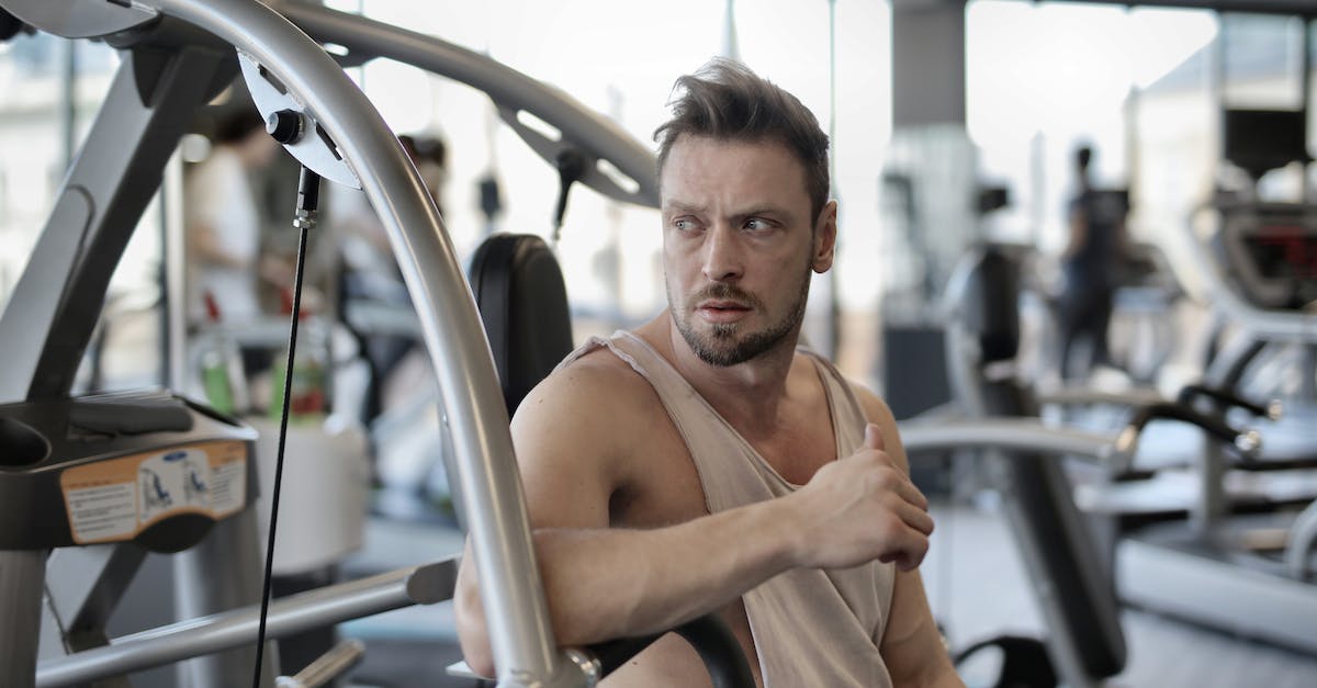 Do the car body types matter in Rocket League? [duplicate] - Brutal sportsman resting on exercise machine in gym