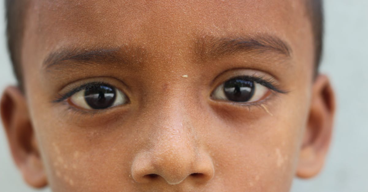 Do the conditions of skins I put in the trade-up-contract affect the condition of the resulting skin? - Close-up of a Boy's Face
