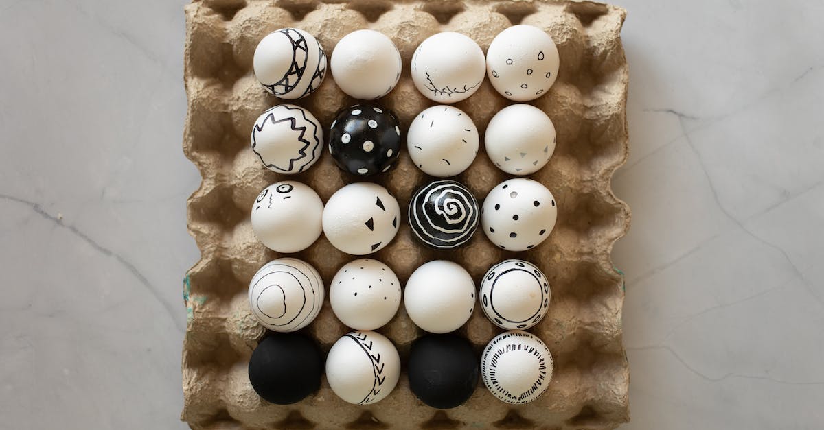 Do thrown eggs deal damage? - Black and White Eggs on Brown Egg Tray Do thrown eggs deal damage? - Black and White Eggs on Brown Egg Tray