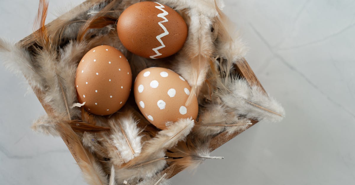 Do thrown eggs deal damage? - Brown and White Eggs and Brown Feathers on Brown Wooden Tray Do thrown eggs deal damage? - Brown and White Eggs and Brown Feathers on Brown Wooden Tray