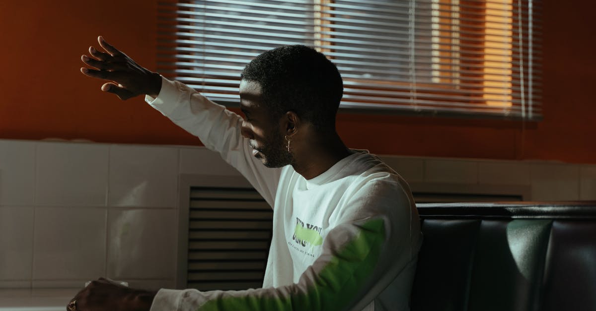 Do wards reveal players hiding in Shadow Pads? - Man in White Sweater Sitting Beside Window and Holding Hand Up Do wards reveal players hiding in Shadow Pads? - Man in White Sweater Sitting Beside Window and Holding Hand Up