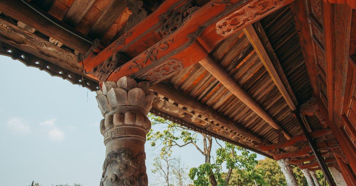 Do wooden beams separate NPC's houses? - Decorative Wooden Beams