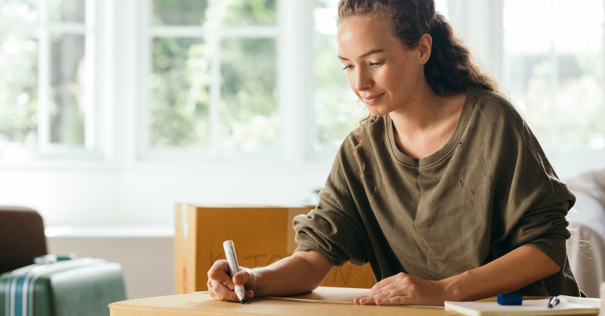 Do Xbox Live subscriptions stack duration? [duplicate] - Calm lady sitting on sofa and signing box with belongings in cozy house in sunny day while moving out