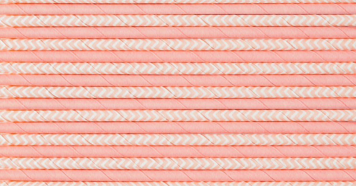 Does a higher resolution show more of the world, given the same aspect-ratio? - Background of paper with seamless ornament in rows