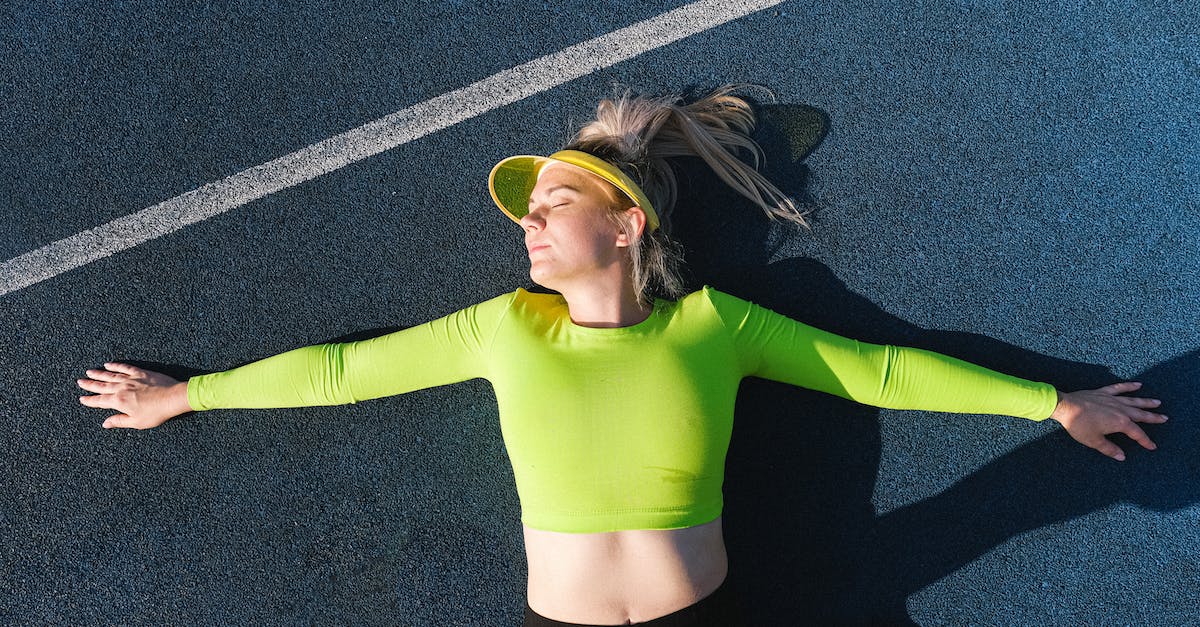 Does Apollo's passive break cap? - Relaxed woman lying with outstretched arms
