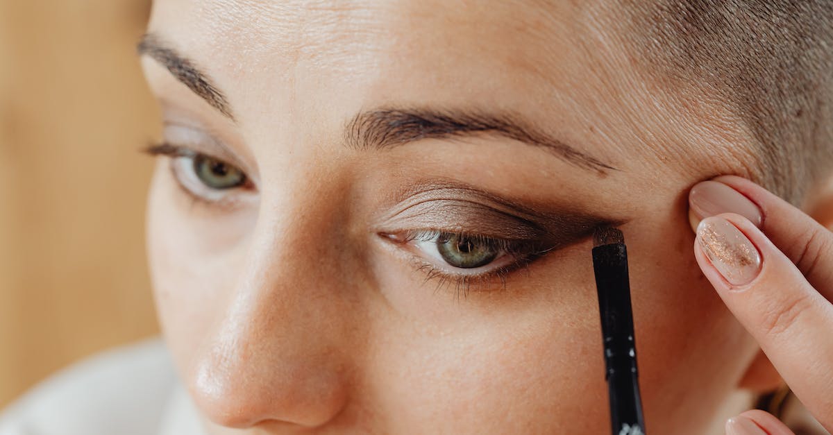 Does Heimskr do anything important? - Free stock photo of applying, cute, eye