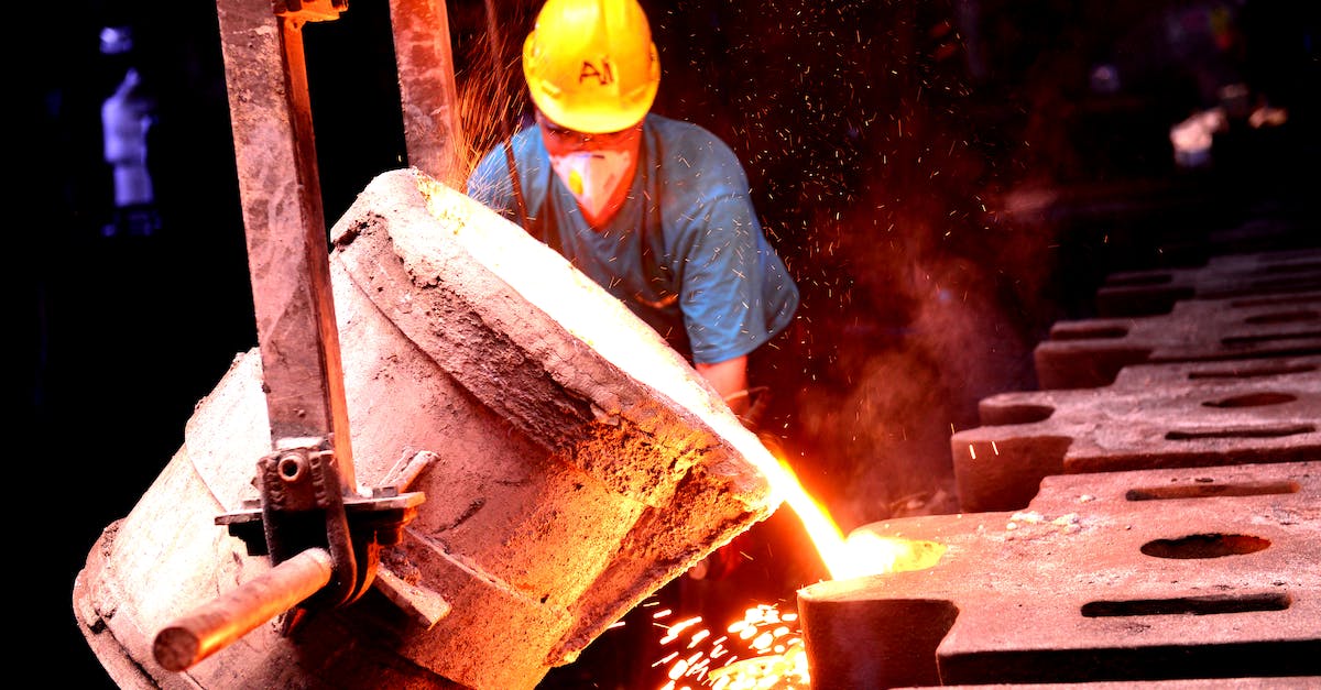 Does LeBlanc's second cast on her W proc SpellBlade (Lich Bane)? - Man in Blue Long Sleeve Shirt and Yellow Hard Hat Holding Brown Metal Machine