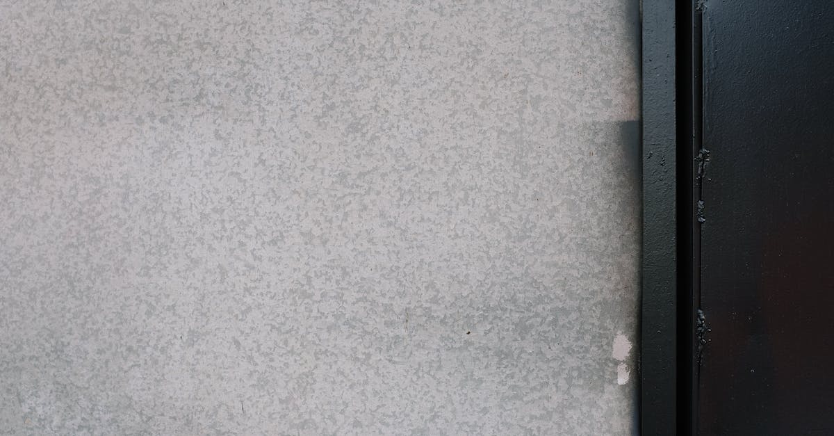 Does Teemo Blind blocks Darius Ultimate? [duplicate] - Concrete wall with part of door frame