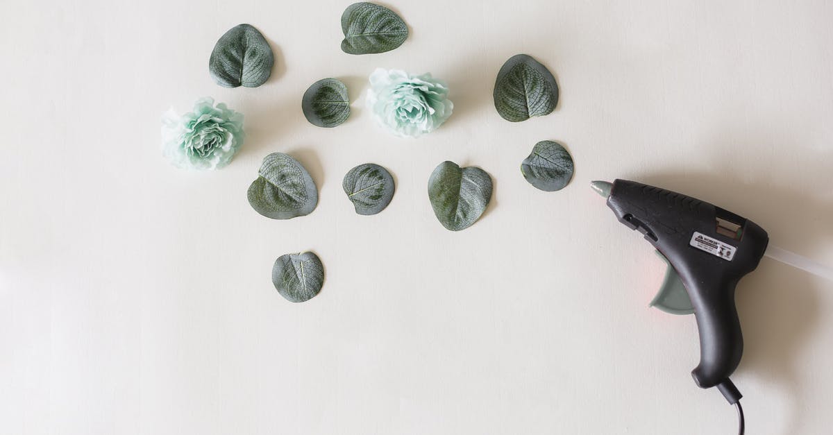 Does the Gun-Fu perk work with melee attacks? - Glue Gun Beside Green Leaves and Flower on White Surface Does the Gun-Fu perk work with melee attacks? - Glue Gun Beside Green Leaves and Flower on White Surface