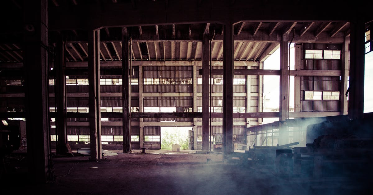 Does Windows 10 support CubeCraft? - Empty Building during Daytime