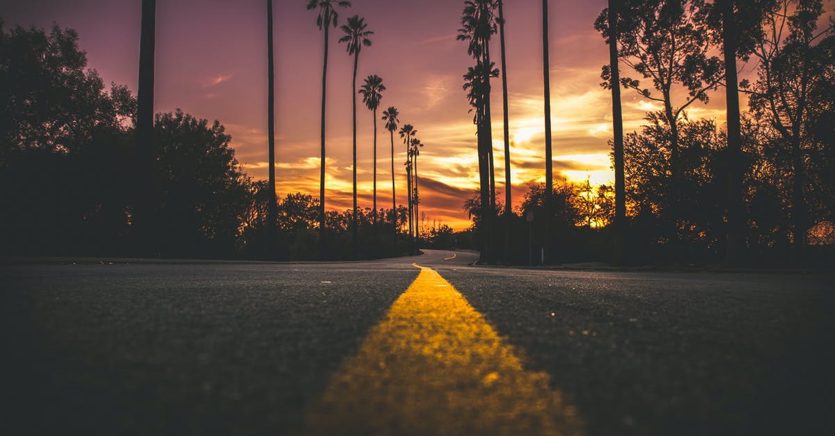 Far Cry 5 & far Cry New Dawn run minimized after Launching - Road in City during Sunset Far Cry 5 & far Cry New Dawn run minimized after Launching - Road in City during Sunset
